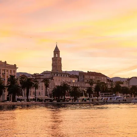 Apartman Maya Con Dios *