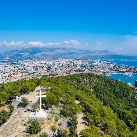 Apartman Maya Con Dios *