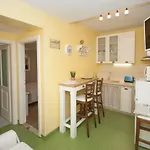 Apartman Maya Con Dios *