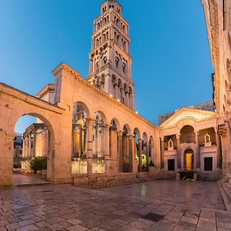 Apartment Maya Con Dios Split