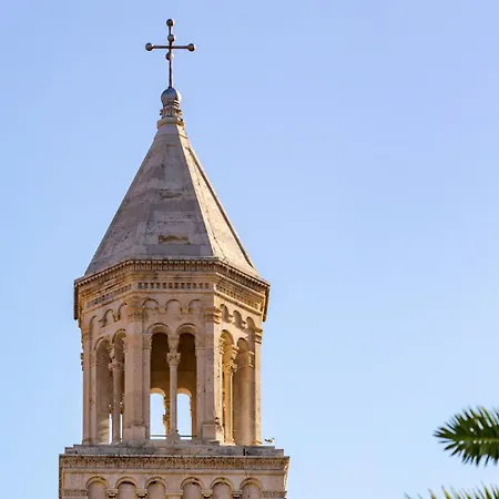 Maya Con Dios 스플리트