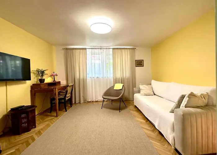 아파트 Maya Con Dios *