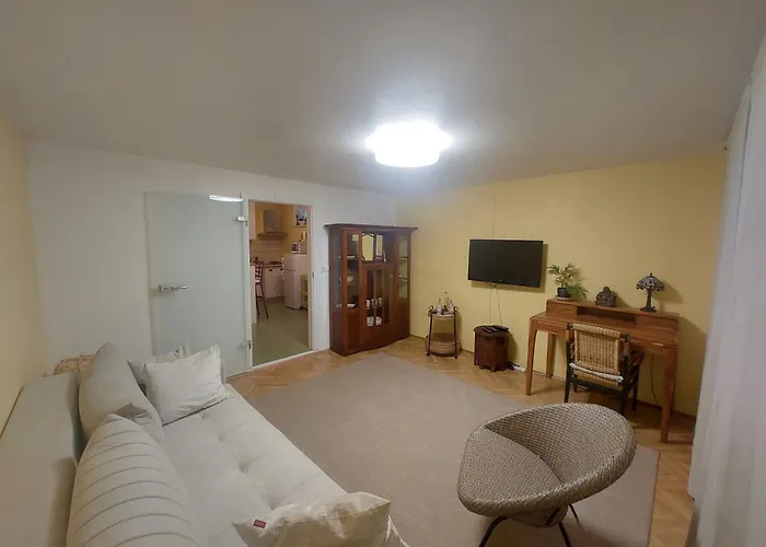 아파트 Maya Con Dios *