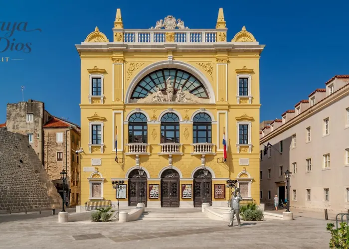 아파트 Maya Con Dios