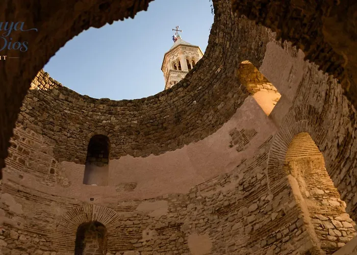 Maya Con Dios 스플리트