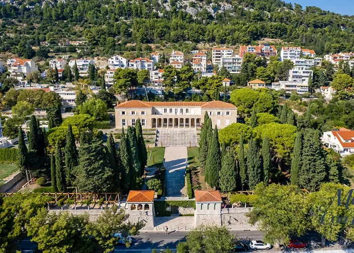 아파트 Maya Con Dios *