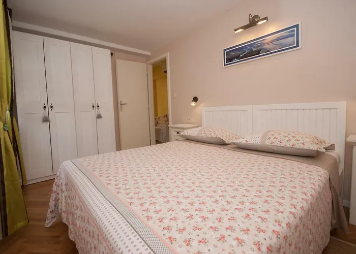 아파트 Maya Con Dios